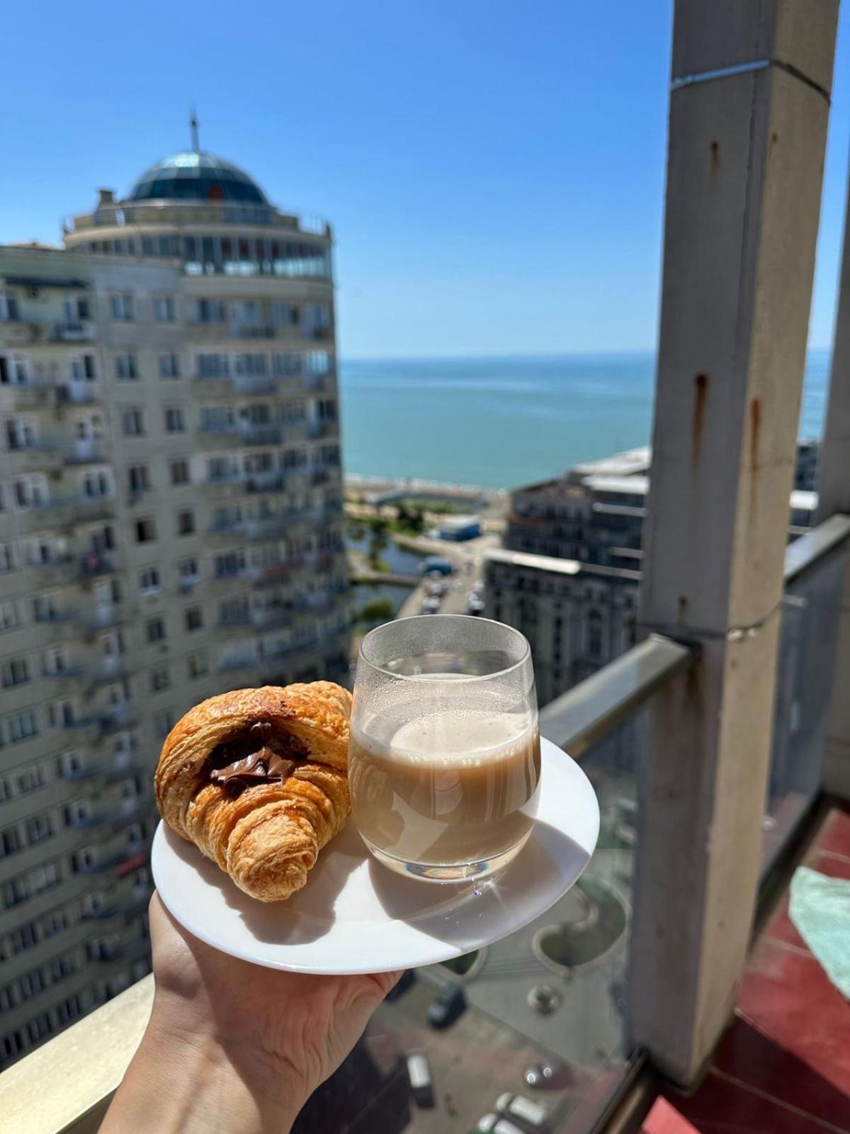 Удобные Апартаменты С Видом На Море Batumi Esterno foto